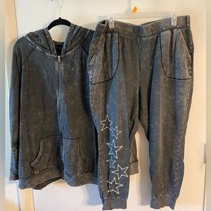 Two Piece set by Love Sick for Torrid dark grey wash with bone stars CUTE